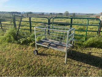 Livestock feeder Livestock feeder