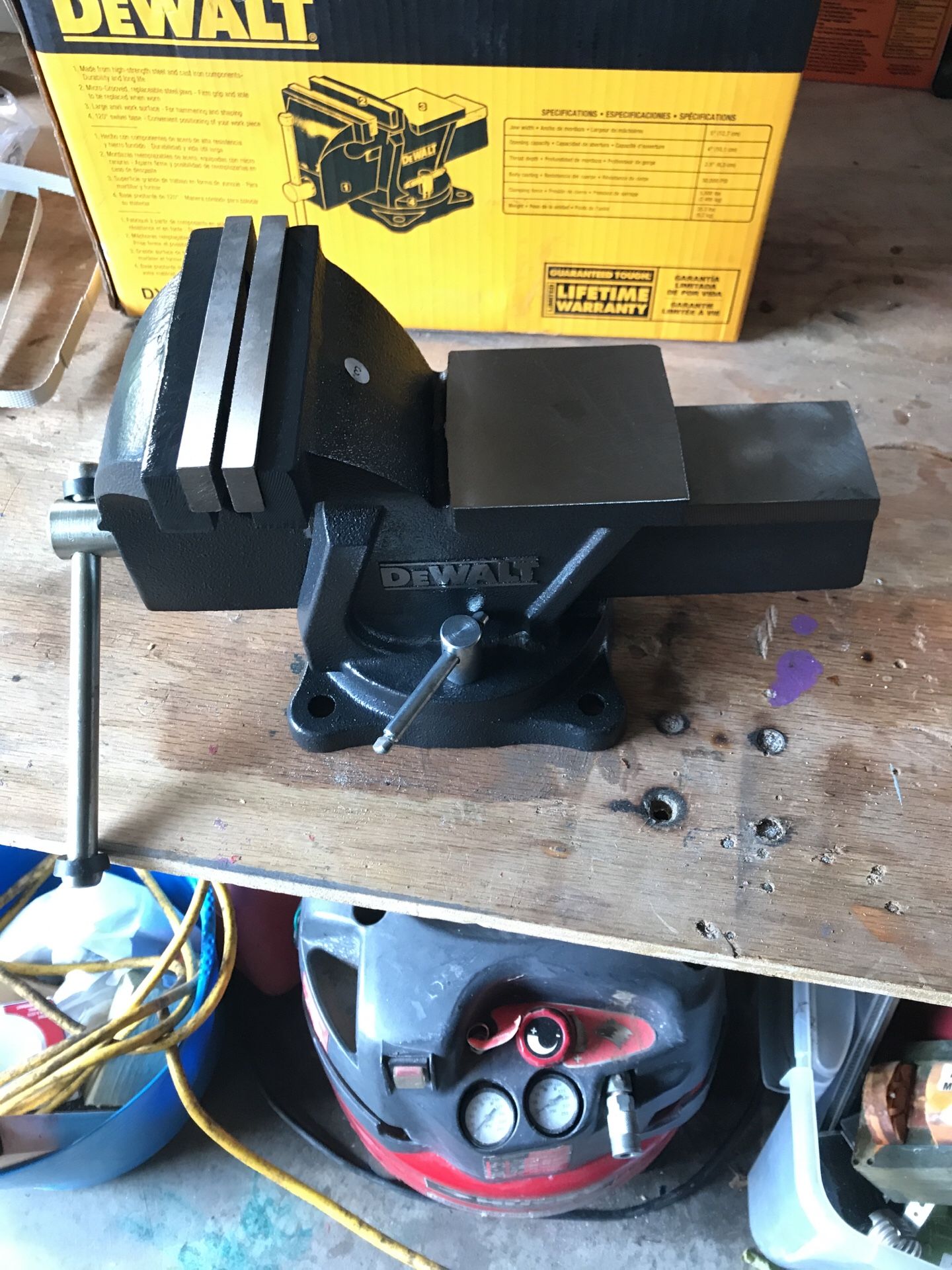 Dewalt 5” Heavy duty bench vise.