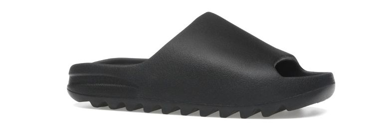 YEEZY  SLIDES ALL SIZES
