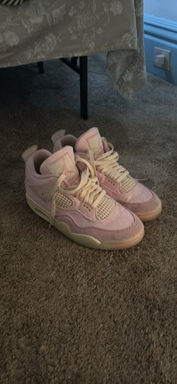 Women’s Nike Air Jordan 4’s “Pearl pink” (The price is negotiable )
