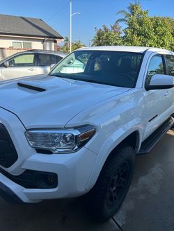 Toyota Gen 5 hood with scoop