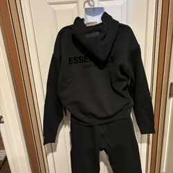 Essential Set Hoodie And Joggers $85 Brand New In Size Medium And Large 
