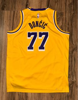New Youth Size Large & XL LA Lakers Nike Luka Doncic Jerseys