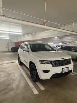 2017 Grand Cheroke Altitude