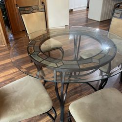 Glass Table And Chairs 