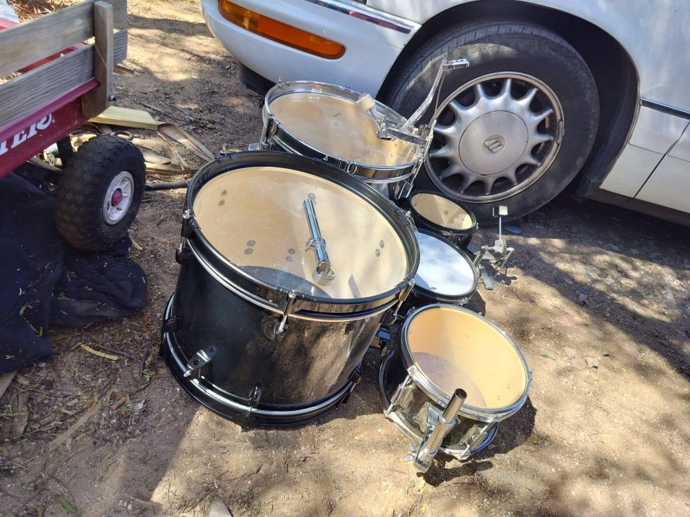 Incomplete Drumset