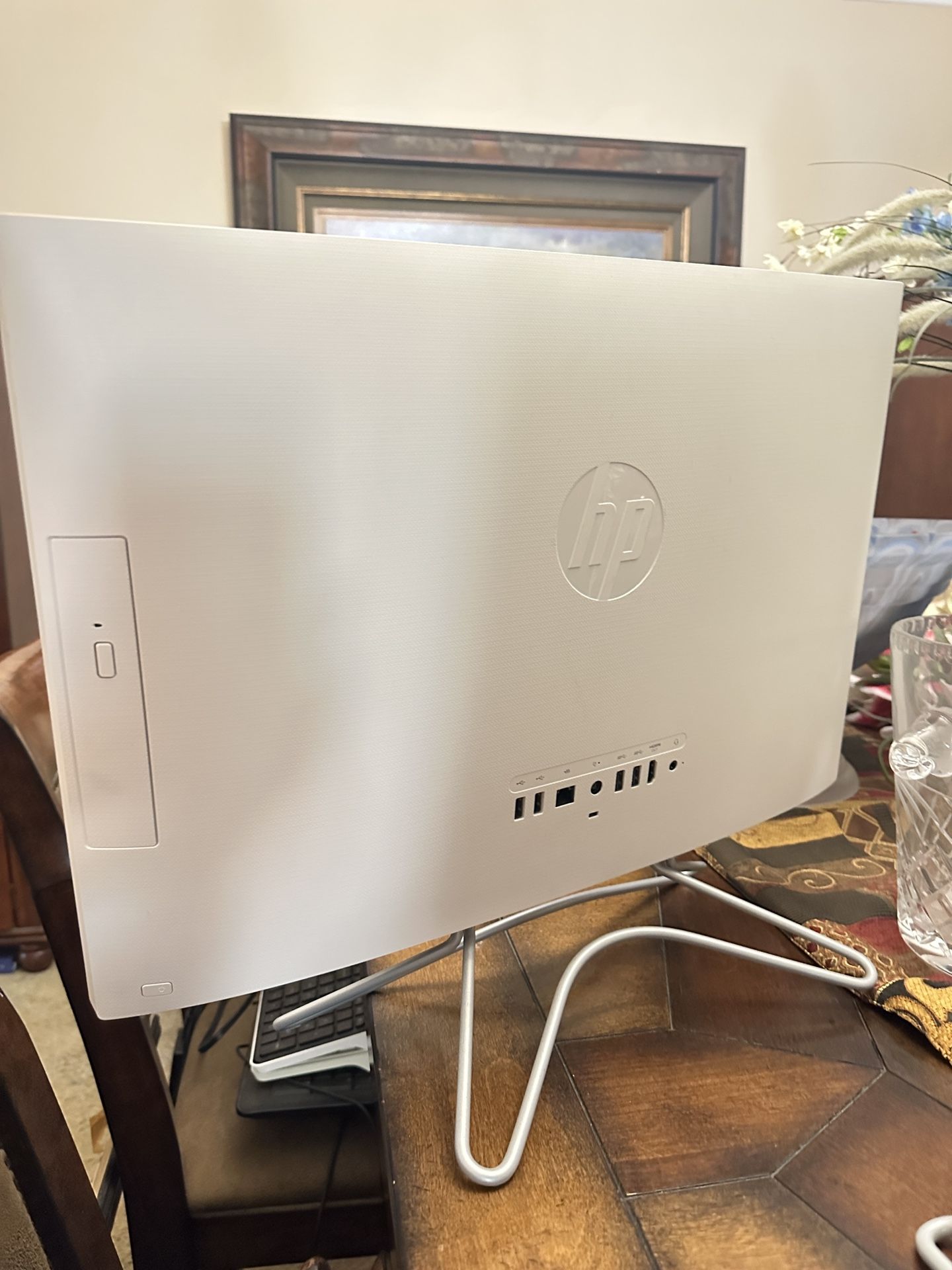 HP 24 All-in-one PC With Full HD Display!
