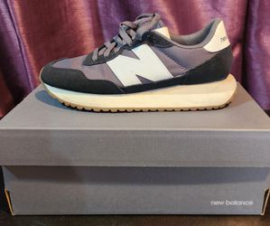 New Balance Low-Top Sneakers Size 7