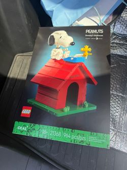 Peanuts Snoopy Lego set NEW