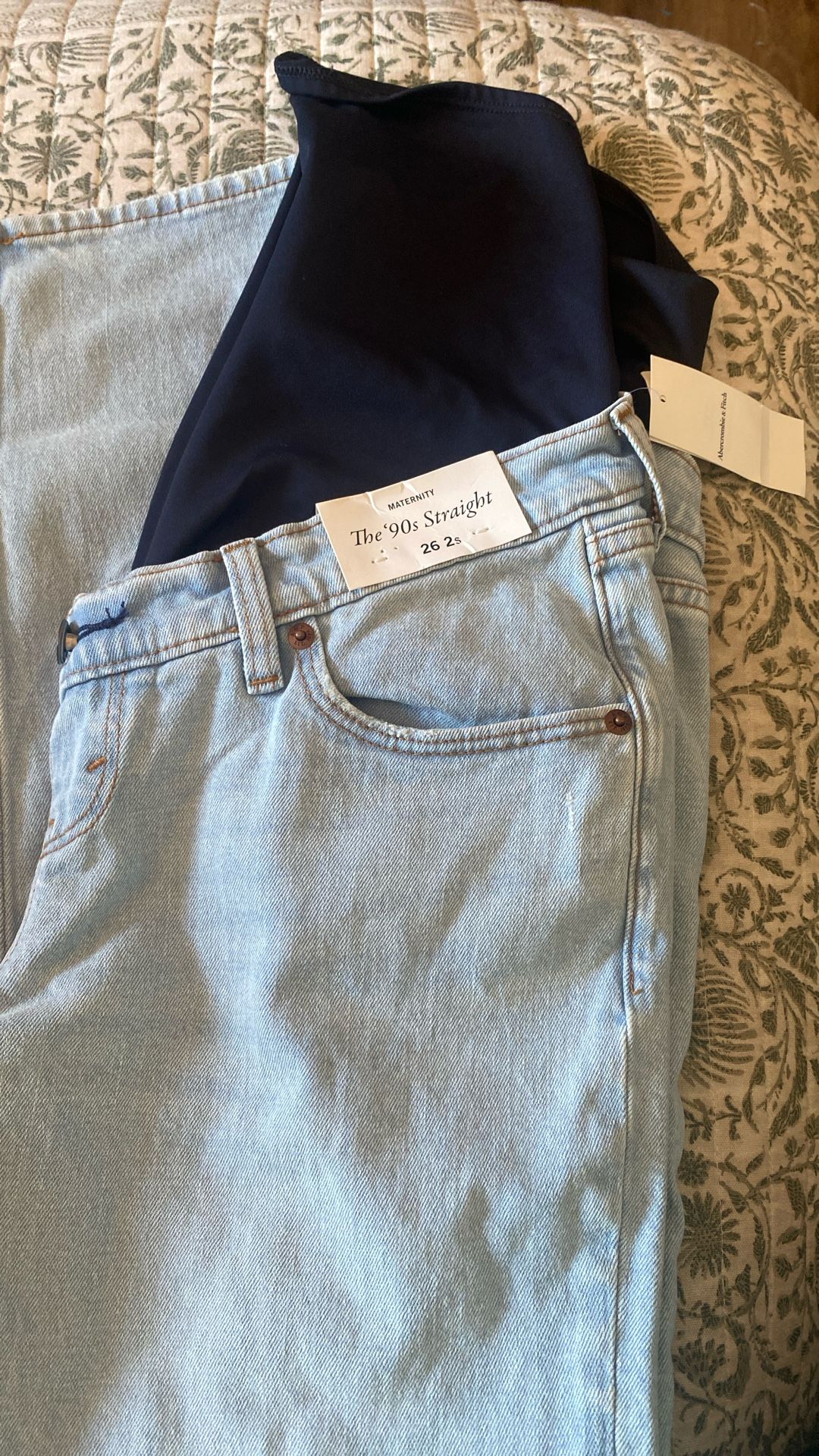 Maternity Ambercrombie& Fitch