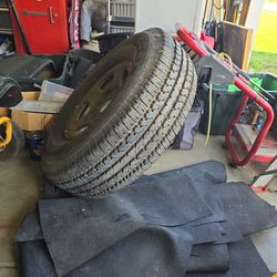 New Tire 265/75R16