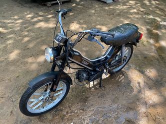 MOTO CLASSICA TRAC 1985 NESESITA LIMPIAR CARBURADOR Y TANQUE