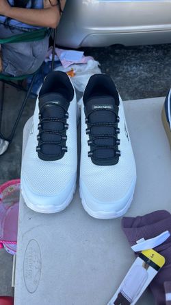 Skechers men size 11