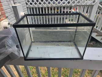 7 Gallons Aquarium.  Firm price