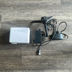 Akiyo Mini Projector With Roku 
