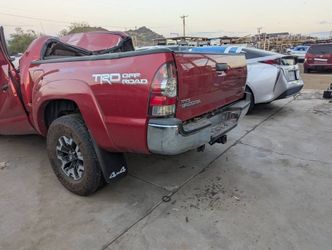 2015 Toyota Tacoma 4X4 4.0  Just In For Parts 