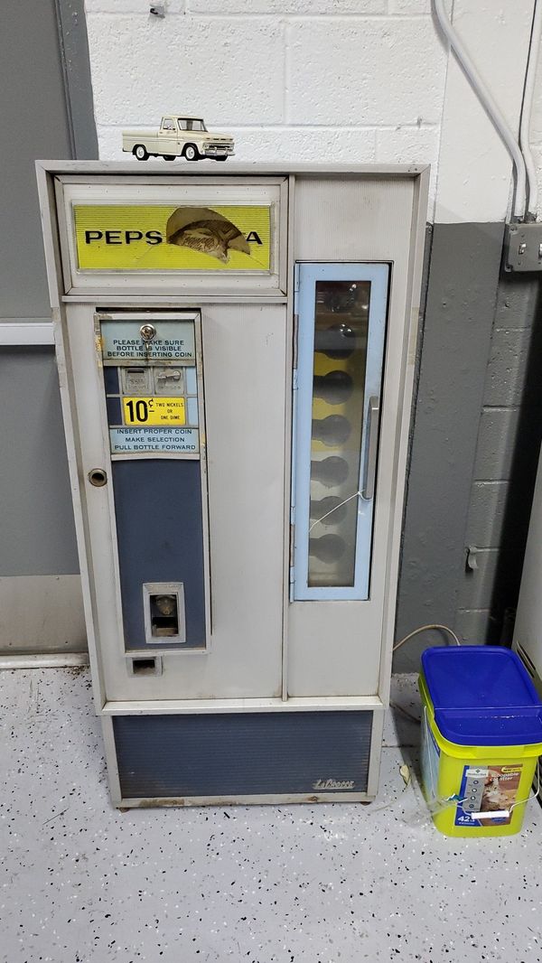 Vintage Pepsi vending machine 10 cents La Crosse Cooler for Sale in