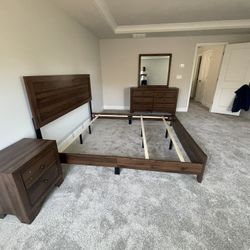 BRAND NEW KING SIZE BEDROOM SET $650! QUEEN SIZE SET $575! DELIVERY INCLUDED!  Brand new delivered in boxes !!  Bedroom set includes bed frame , dress