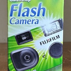 Fujifilm Quicksnap Smart Flash 35mm Single Use 27 Exposures Film Camera
