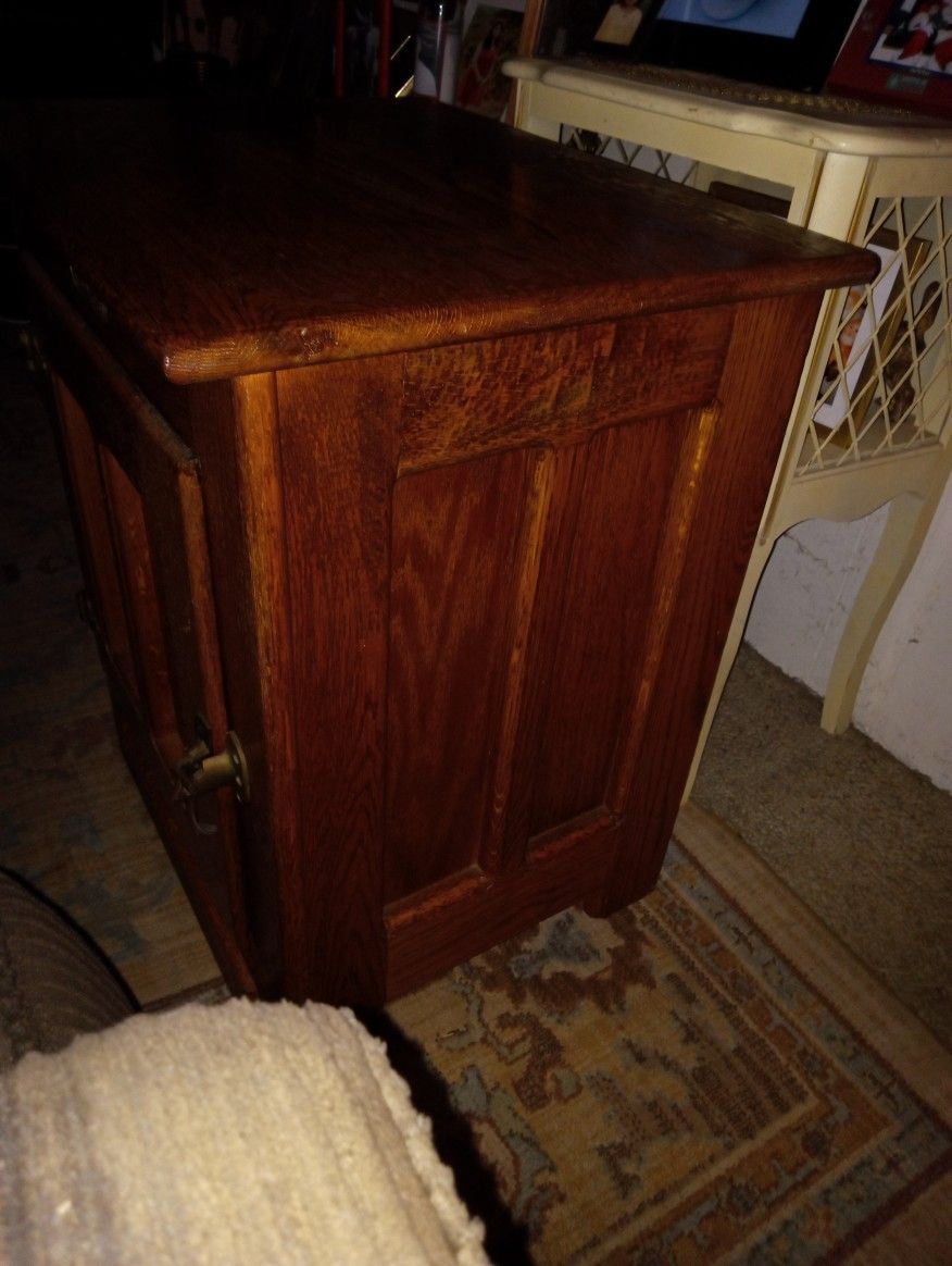 White Clad Solid Oak Lamp Stand