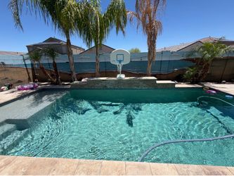 Pool Basketball Hoop / Volleyball