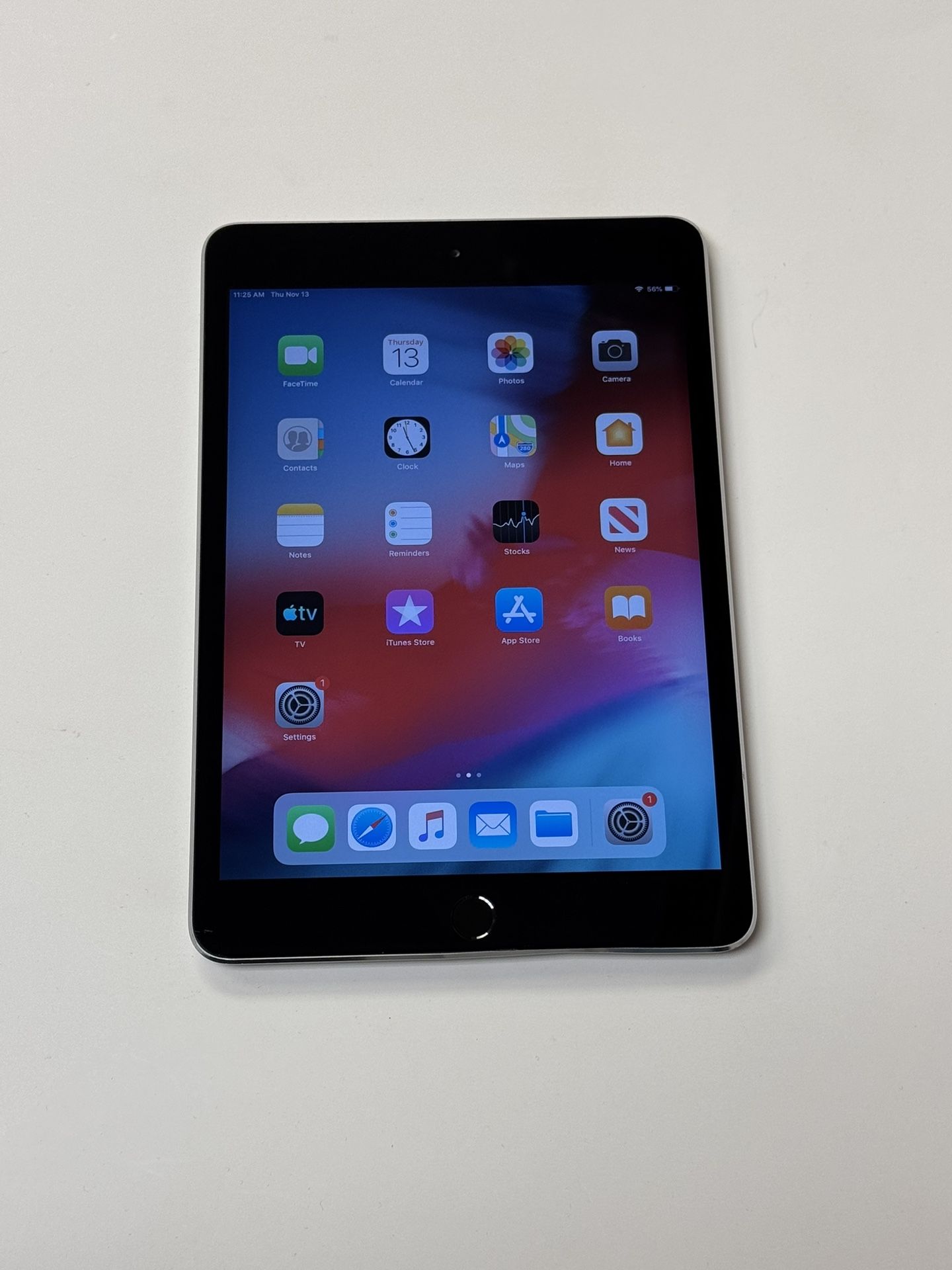 Apple iPad Mini 3 3rd Generatiom 16GB 7.9” Wi-Fi Tablet