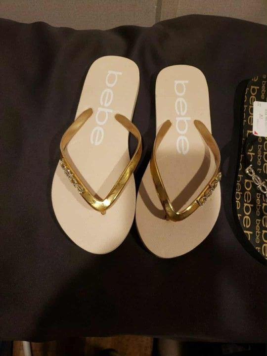 BEBE FLIP FLOPS