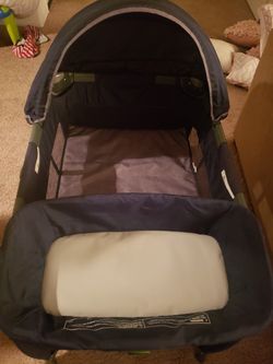 Eddie Bauer play pen
