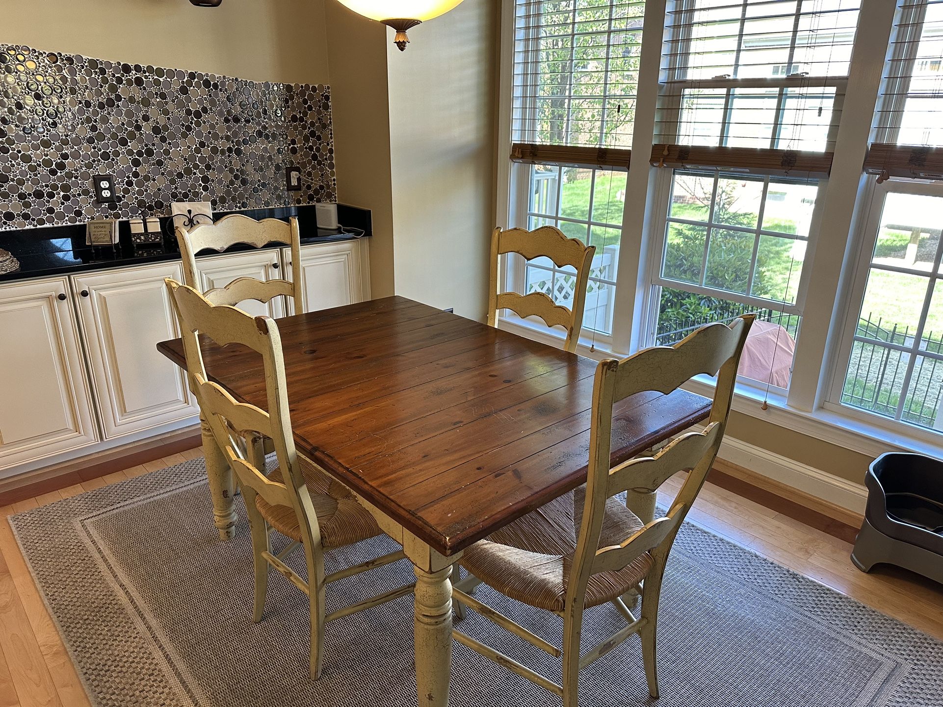 Habersham Farmhouse Dining Room Table with 6 chairs (additional 2nd leaf extends to 8')