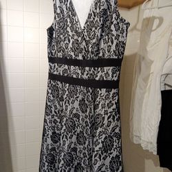 Women's Size 10 Dress Studio Aka