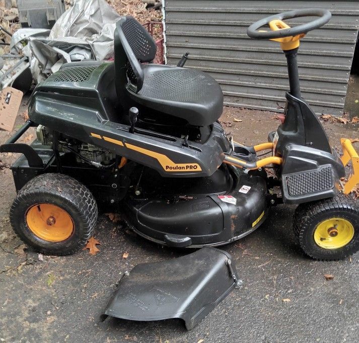 2016 Poulan PB301, 10.5 HP, 30" Riding Mower