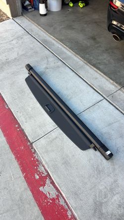 2024 Volkswagen Atlas Retractable Cargo Cover