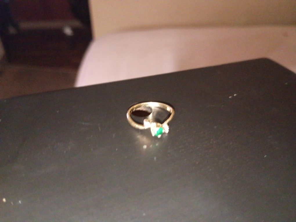 10k Gold Ring With Some Jewels