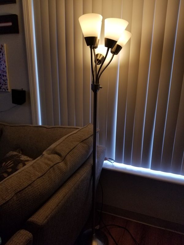 New And Used Floor Lamps For In Berwyn Il Offerup