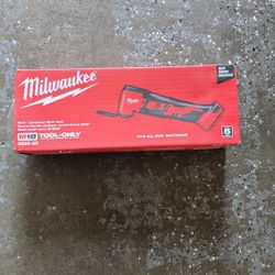 Milwaukee M18 18v Lithium-ion Cordless Oscillating Multi-tool 