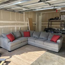 Grey sectional Couch Sofa (FREE DELIVERY!)