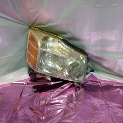 2004-07 Nissan Titan Right Headlight 