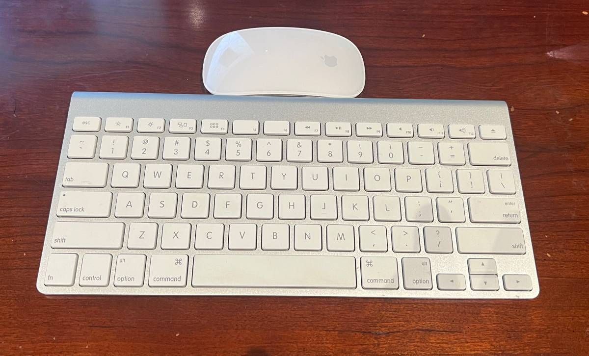 Apple Wireless Keyboard A1314 and Magic Mouse A1296
