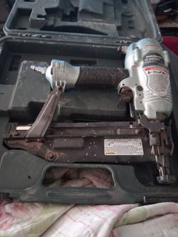 Nail gun