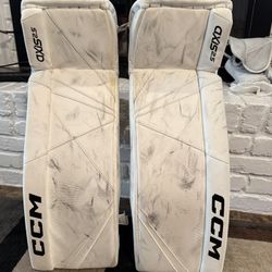 CCM Axis 2.5 goalie Pads 28” +1