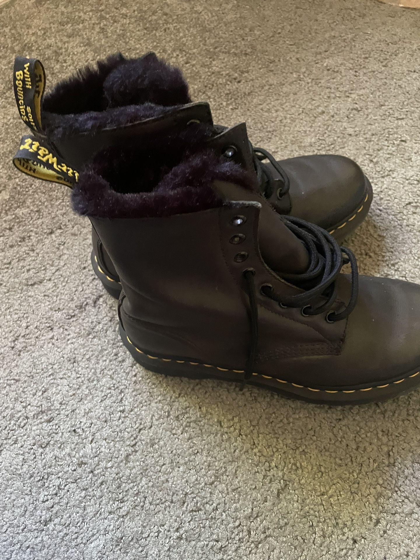 Dr Martens Serena Faux Fur Lined Boots Size 8