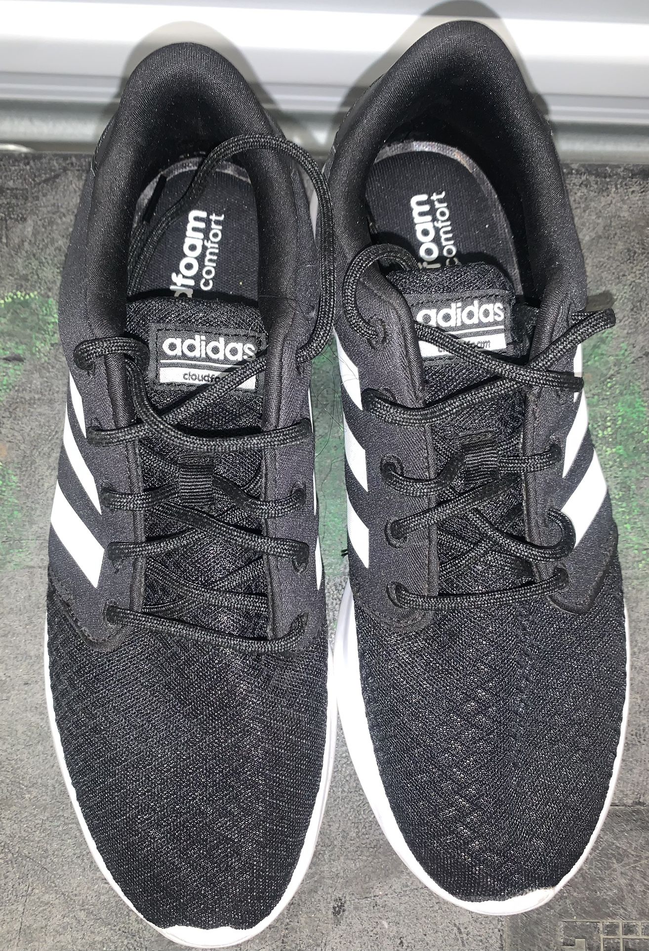 Women’s Adidas Tennis Shoes 👟 ✨