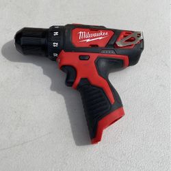 Milwaukee Driil Driver M12
