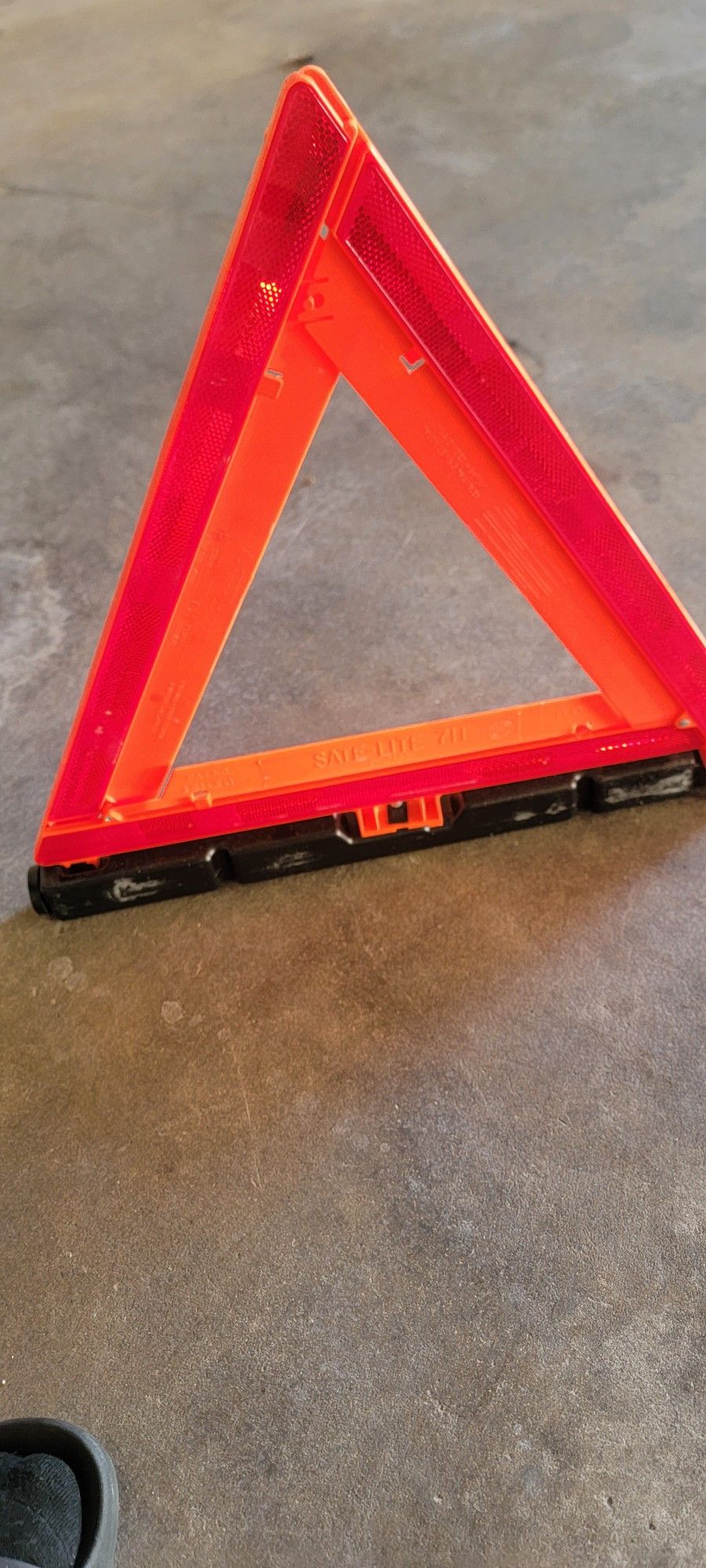 Warning Triangle Flare Kiy