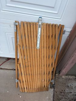 Free gate