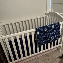 BRAND NEW CRIB
