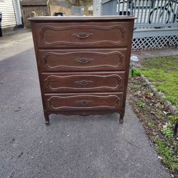 Amtrak Dresser.Dove Tail https://offerup.com/redirect/?o=Sm9pbnRzLkxpa2U= New.