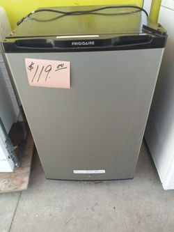 Dorm Refrigerator Frigidaire excellent . Warranty , Delivery available 2203 Fowler st. Ft. Myers 33901