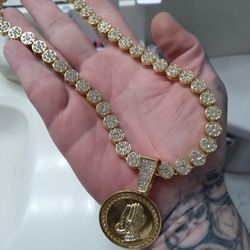 Praying Hands Necklace 