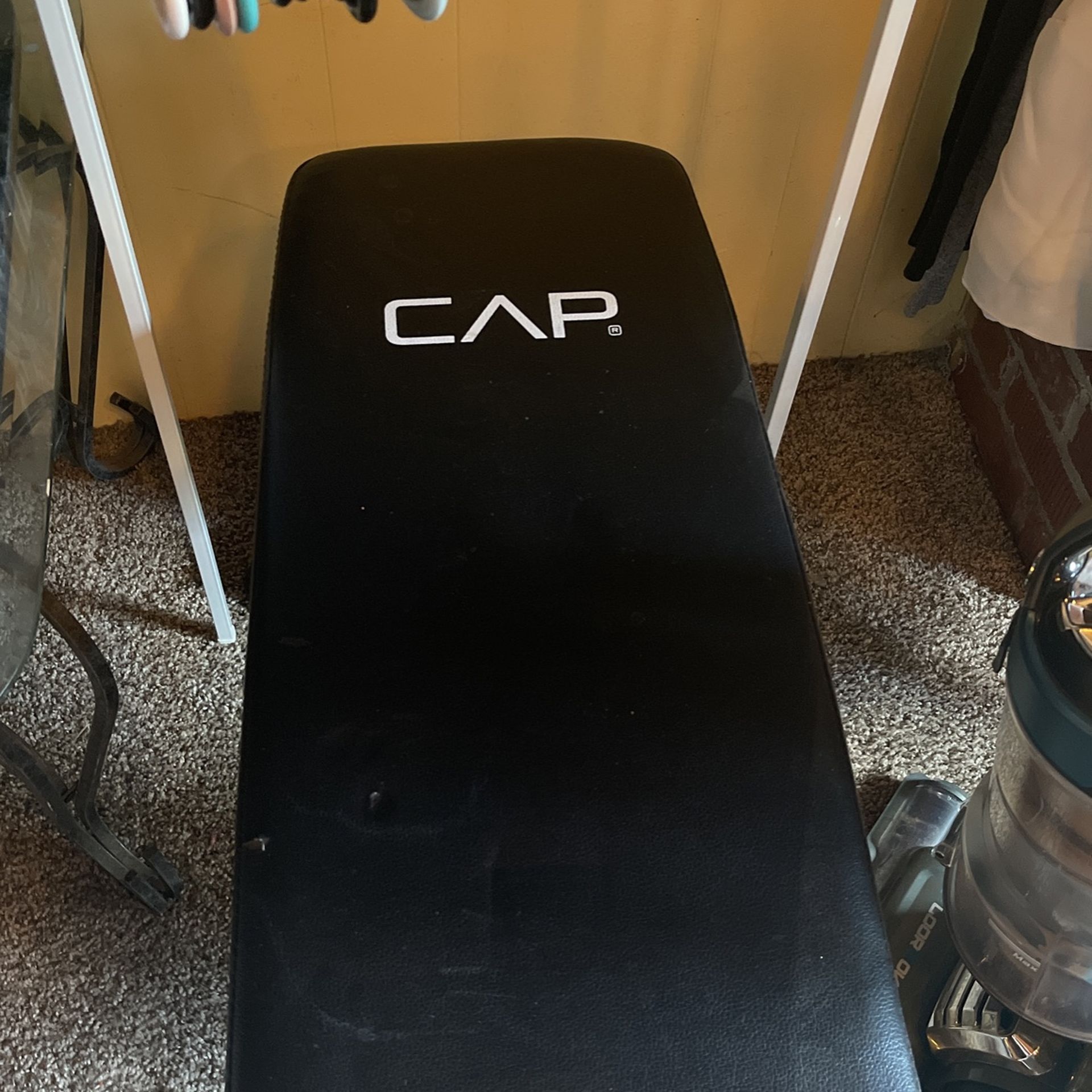 Cap Weight Bench 